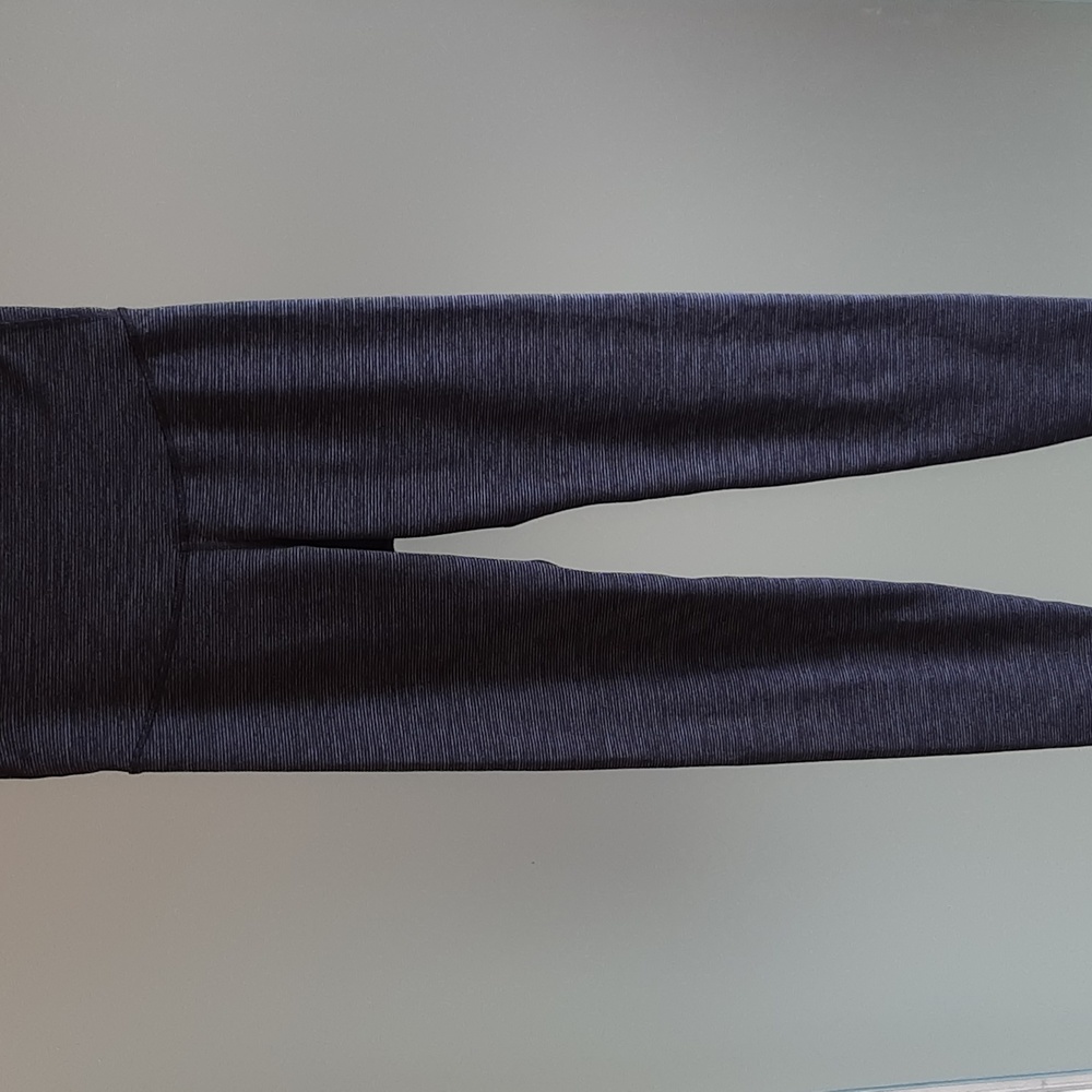 Old Navy Active Leggings, Blue/Black mini stripes, Size Medium